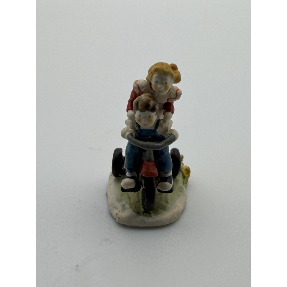 Goebel Olszewski Miniature Dollhouse Figurine Summer Days 631-P